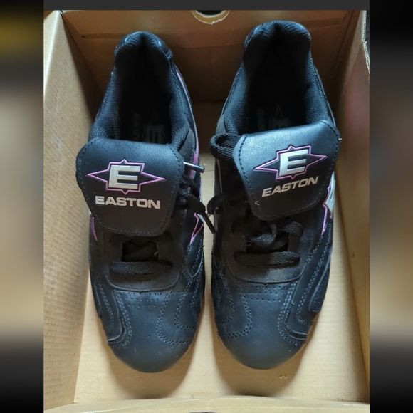Easton Redline Low Cleats size 8 black and pink - Picture 1 of 7